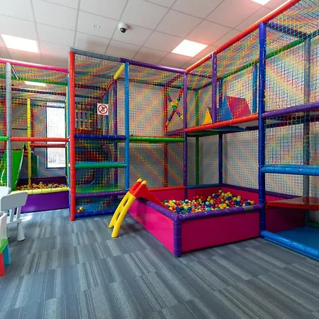 Apartment Osiedle Feniks Z Basenem, Silownia I Strefa Bbq Blisko Plazy W Kolobrzegu By Renters Kolberg