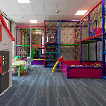 Osiedle Feniks Z Basenem, Silownia I Strefa Bbq Blisko Plazy W Kolobrzegu By Renters